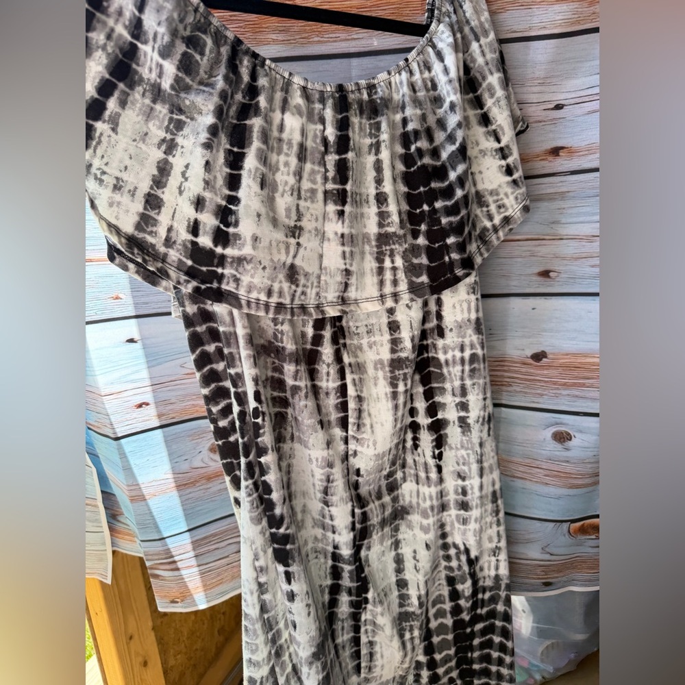 West Loop Black‎ and Cream Tie-Dye Top
